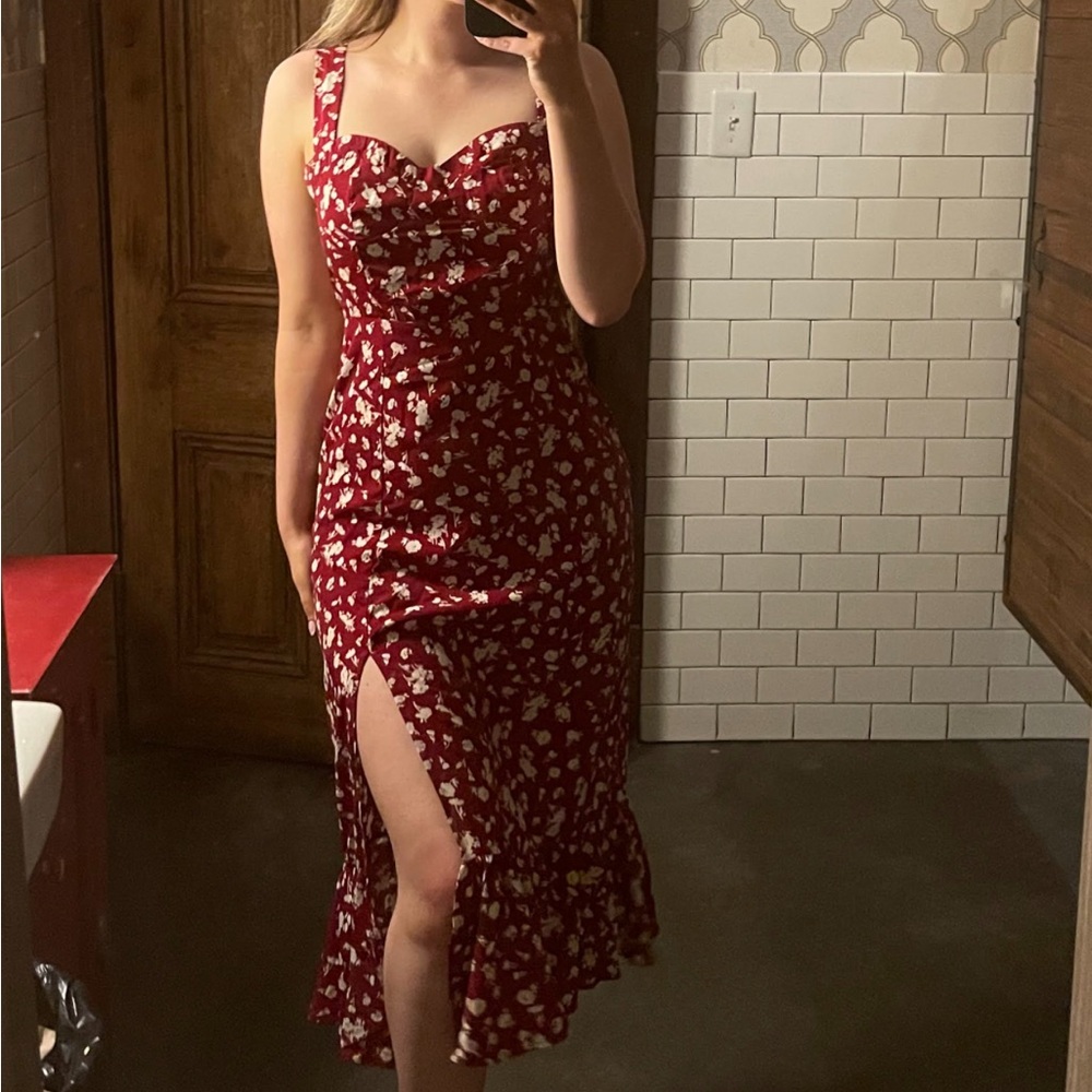 Chic Red Floral Midi Dress